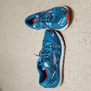 Brooks aqua transcend 2